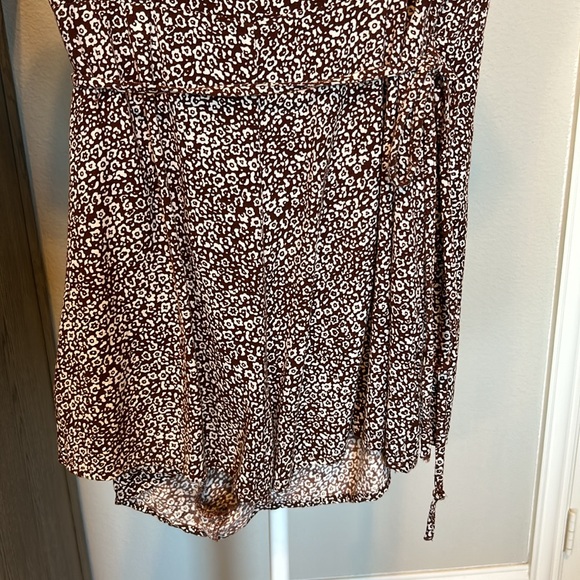 Urban Outfitter Wrap Romper Shorts Brown and Cream Size Medium - Picture 7 of 9